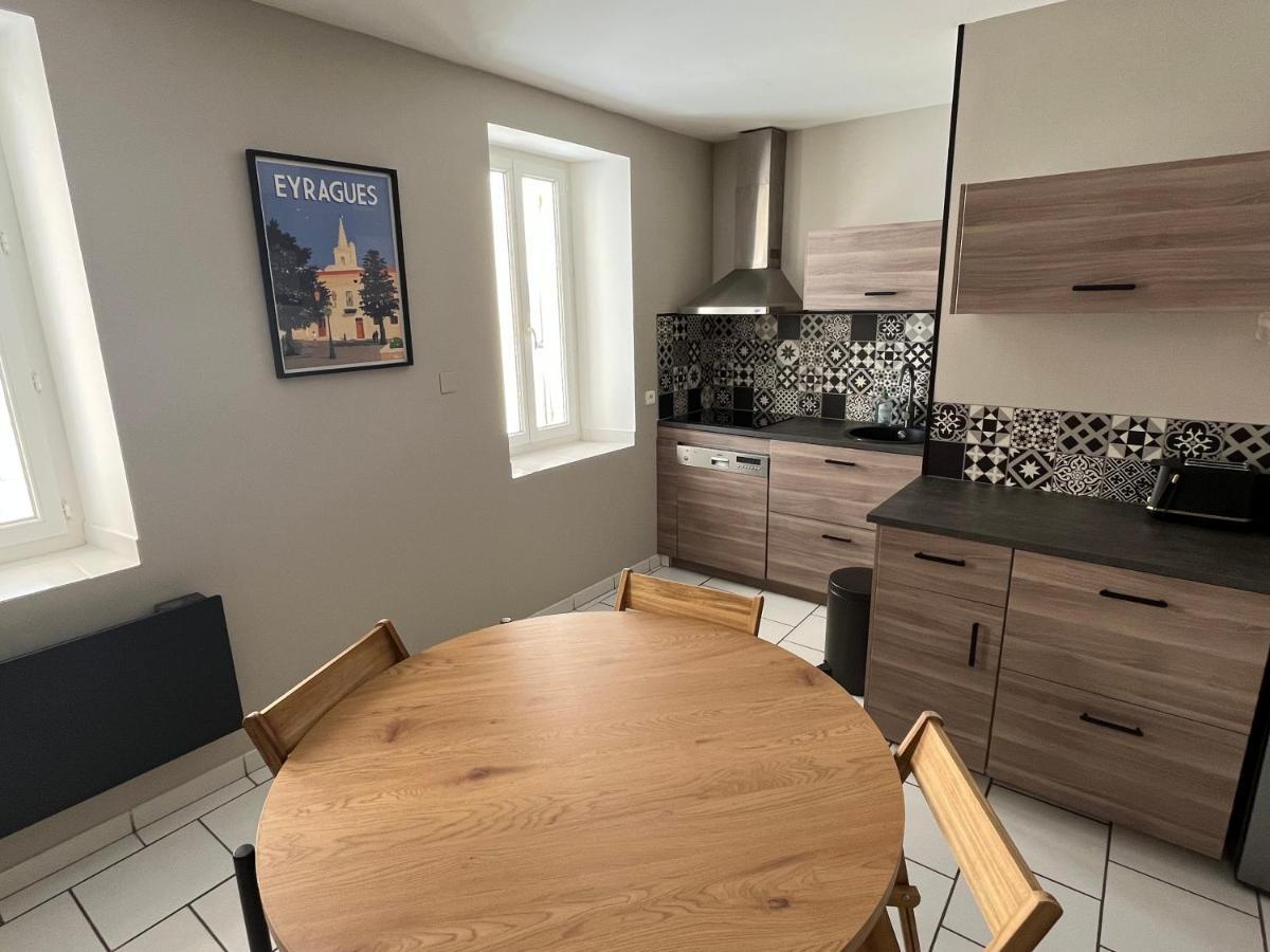 Bel Appartement 2 Chambres Au Coeur Du Village Eyragues Eksteriør bilde
