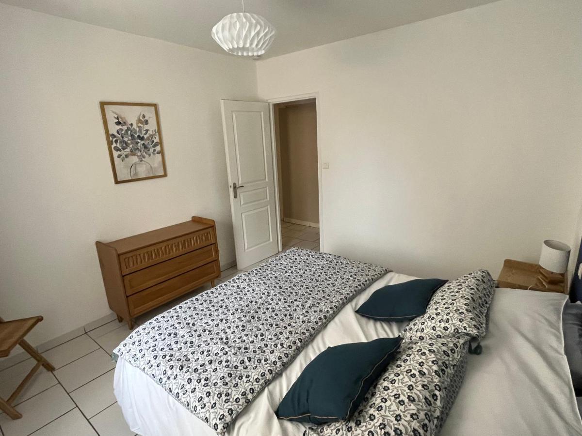 Bel Appartement 2 Chambres Au Coeur Du Village Eyragues Eksteriør bilde